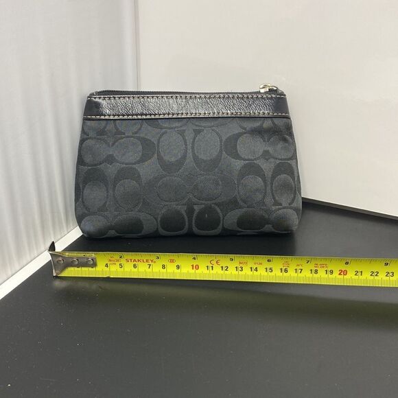 - Coach hand wallet - Picture 2 of 3